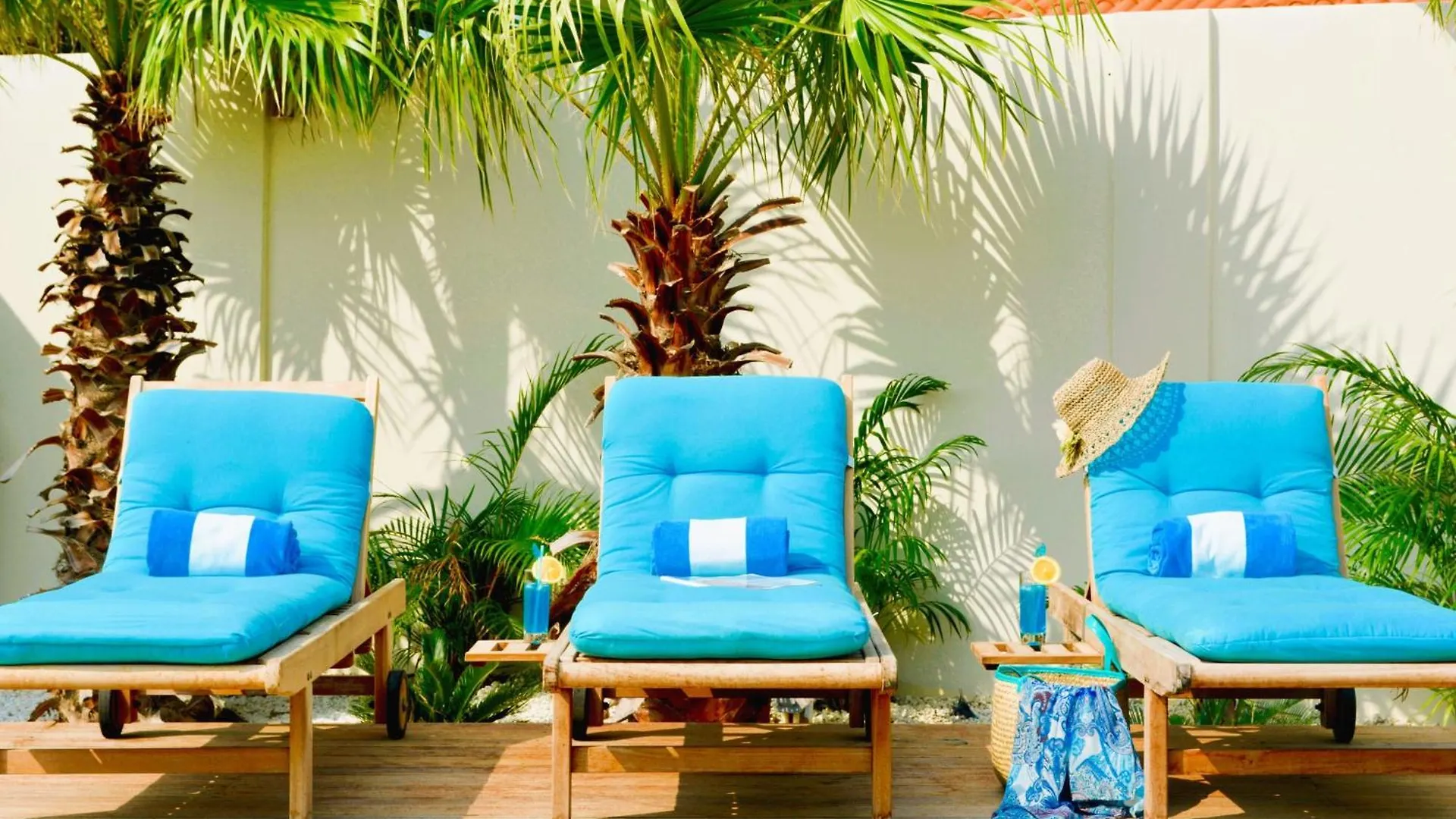 Endless Summer - Stunning 3-Bedroom Vacation Villa Located In Noord. Palm Beach Aruba
